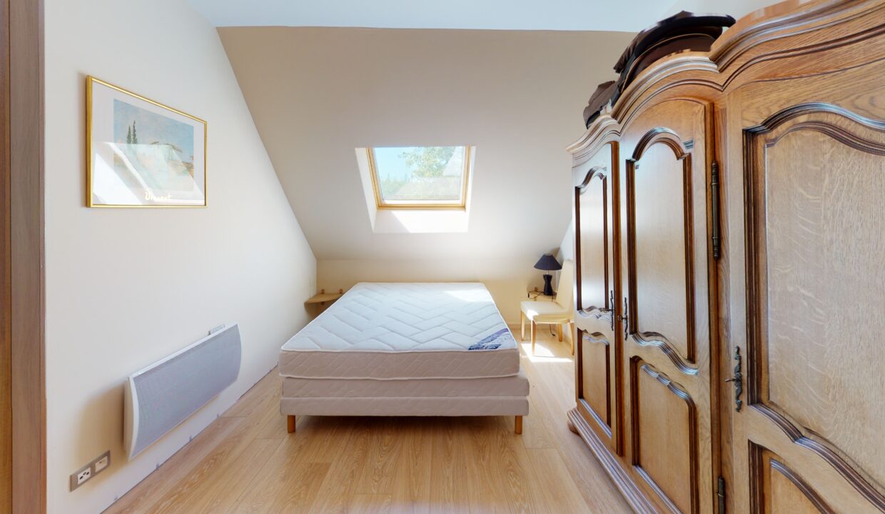 Chasse-Moulins-Bedroom-2