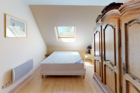 Chasse-Moulins-Bedroom-2
